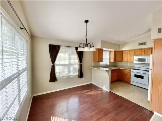 Photo #1: 2342829 Listing 