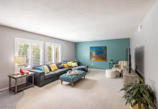 Photo #2: 2342840 Listing