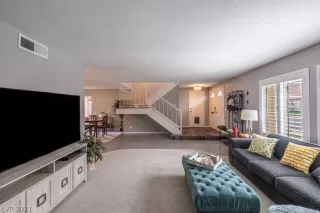 Photo #3: 2342840 Listing