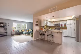 Photo #5: 2342840 Listing