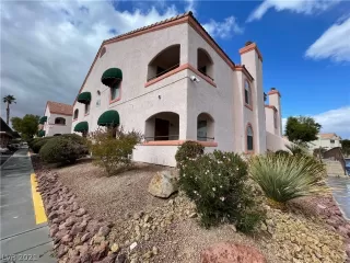 Photo #2: 2342864 Listing