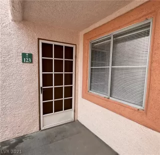 Photo #3: 2342864 Listing