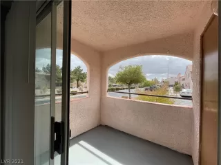 Photo #6: 2342864 Listing