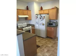 Photo #4: 2342865 Listing