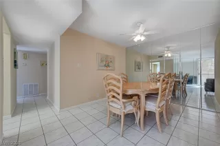 Photo #4: 2342866 Listing