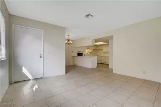 Photo #3: 2342883 Listing