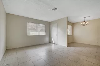 Photo #5: 2342883 Listing