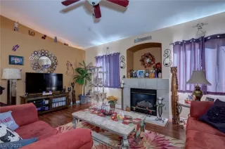 Photo #5: 2342895 Listing