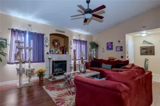 Photo #6: 2342895 Listing