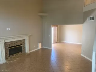 Photo #3: 2342920 Listing