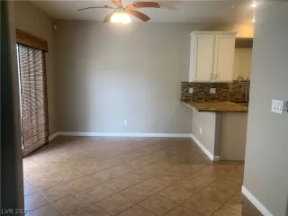 Photo #4: 2342920 Listing