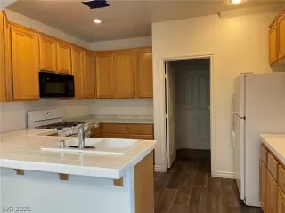 Photo #4: 2342934 Listing 