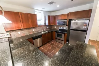 Photo #5: 2342958 Listing