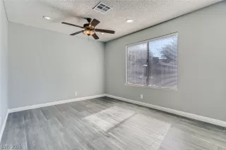 Photo #5: 2343041 Listing 