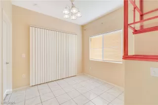 Photo #6: 2343042 Listing