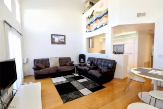 Photo #2: 2343078 Listing 