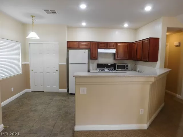 MLS: 2343109 Condo For Sale