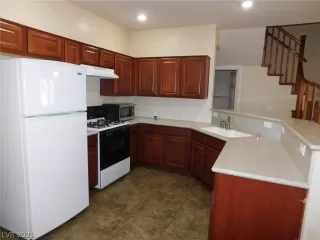 Photo #1: 2343109 Listing