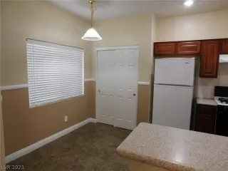 Photo #3: 2343109 Listing