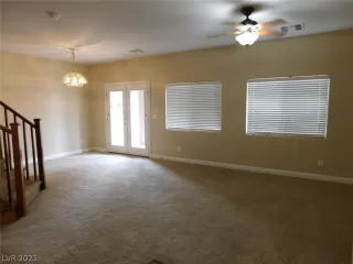Photo #4: 2343109 Listing
