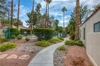 Photo #3: 2343126 Listing