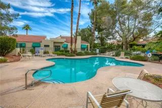 Photo #4: 2343126 Listing