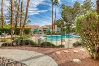 Photo #6: 2343126 Listing