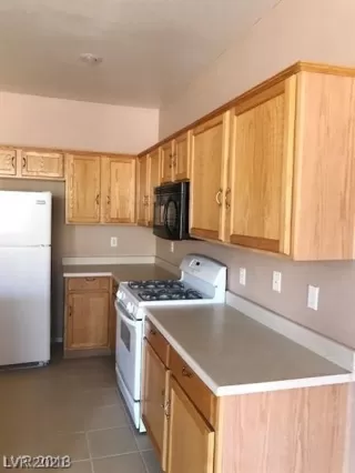 Photo #2: 2343138 Listing 