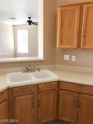 Photo #3: 2343138 Listing 