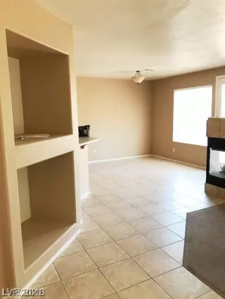 Photo #5: 2343138 Listing 