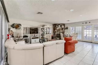 Photo #1: 2343140 Listing