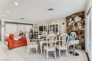 Photo #2: 2343140 Listing