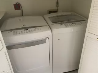 Photo #5: 2343160 Listing 