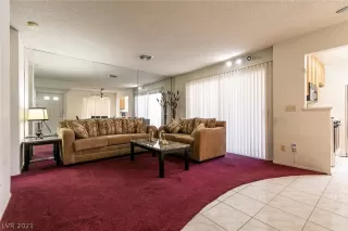 Photo #5: 2343193 Listing