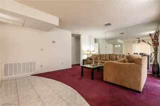 Photo #6: 2343193 Listing