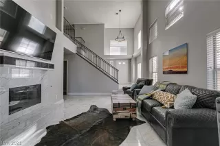 Photo #2: 2343208 Listing 