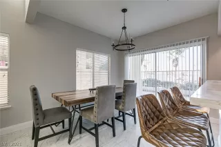 Photo #5: 2343208 Listing 