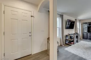 Photo #3: 2343217 Listing