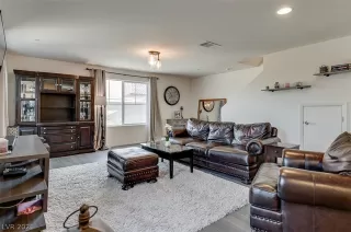 Photo #4: 2343217 Listing