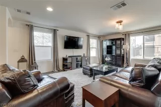 Photo #5: 2343217 Listing