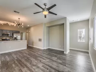 Photo #3: 2343227 Listing