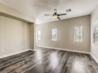 Photo #4: 2343227 Listing