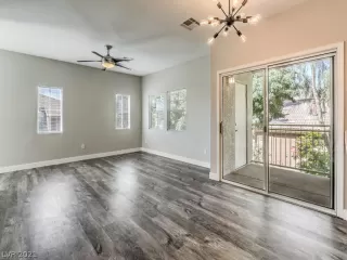 Photo #6: 2343227 Listing