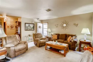 Photo #3: 2343277 Listing 