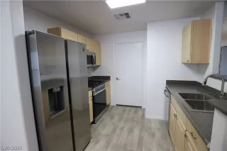 Photo #4: 2343289 Listing 