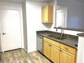 Photo #6: 2343289 Listing 