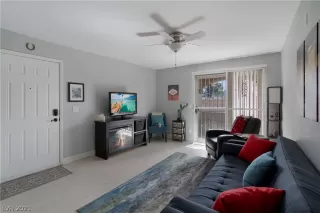 Photo #3: 2343323 Listing