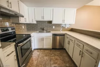 Photo #4: 2343340 Listing 