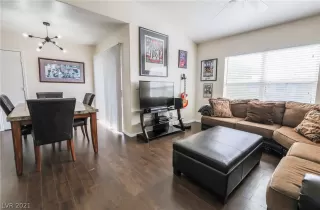 Photo #3: 2343352 Listing