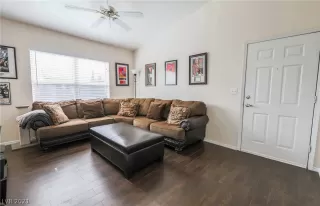 Photo #5: 2343352 Listing